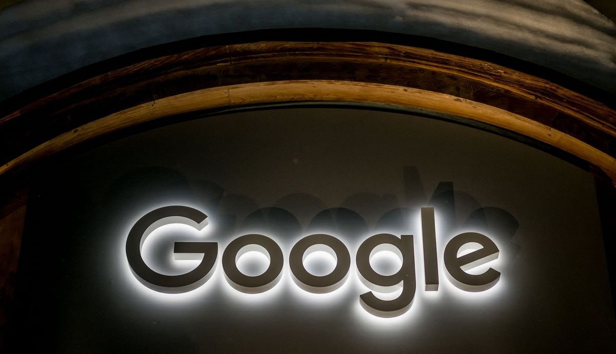 Google предложила сотрудникам «программу добровольного выхода» Google предлагает компенсационные выплаты сотрудникам подразделений маркетинга, исследований и основных разработок в США, рассказали работники американской корпорации изданию Verge. Компания называет эти выплаты «программой добровольного выхода», о которой стало известно ещё в начале этого года. 1 DevHub