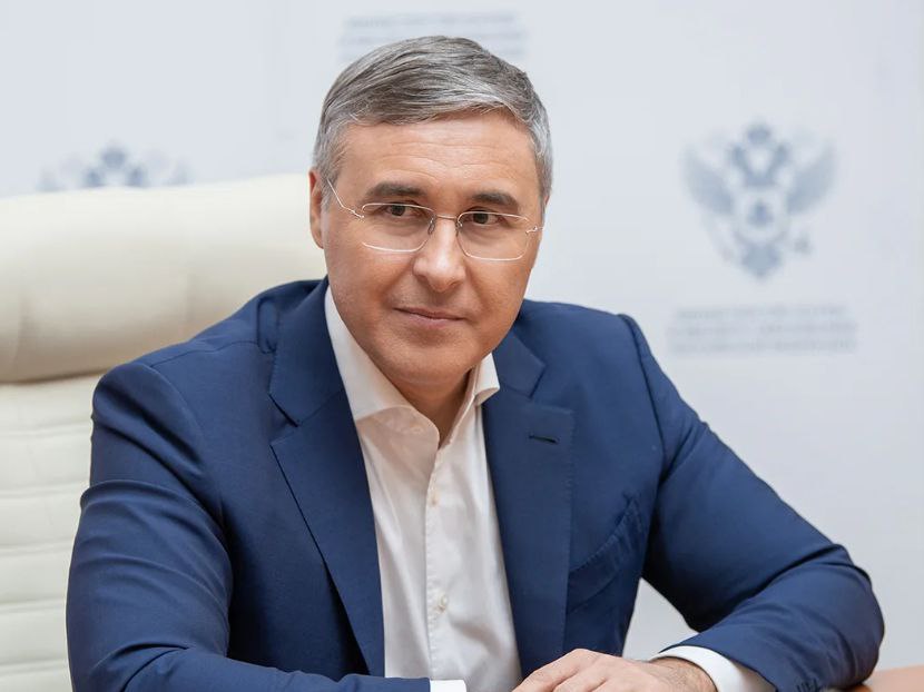 Валерий Фальков министр науки и высшего образования РФ направил приветственный адрес участникам III Международного буддийского форума Формирование системы знаний о религиозном учении буддизма способствует дальнейшему развитию межконфессионального диалога в нашей многонациональной стране Такой диалог строится на взаимоуважении представителей различных религиозных традиций на понимании того факта что все традиционные религии базируются на схожих гуманистических ценностях Важным шагом в развитии буддизма в России стало создание Фонда содействия буддийскому образованию и исследованиям учредителем которого с 2022 года является Минобрнауки России Наша консолидированная работа направлена на развитие многоуровневой системы буддийского образования поддержку и помощь буддийским организациям России содействие научным исследованиям изучающим буддизм его историю философию влияние на культуру и общество Желаю вам продуктивных дискуссий вдохновляющих встреч и новых идей Пусть форум станет единой платформой для научного диалога межкультурного понимания и укрепления сотрудничества