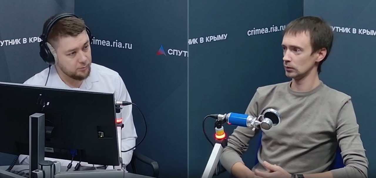 Симферополь преображается Начальник отдела сопровождения строительства объектов благоустройства департамента капитального строительства администрации Симферополя Андрей Древич рассказал в эфире радио Спутник в Крыму о масштабных работах по благоустройству проводимых в крымской столице Ведётся обновление сквера Победы Гагаринского парка парка им Шевченко Детского парка и других общественных пространств Появятся новые игровые комплексы системы освещения и видеонаблюдения а у Нижнего пруда установят плавающий фонтан Проводится ремонт дворовых территорий и внутриквартальных проездов Цель сделать Симферополь более комфортным современным и безопасным для жителей и гостей города Больше информации в записи эфира rutube ru video 61c08502c2dfce979d9711882b6f2197 r wd