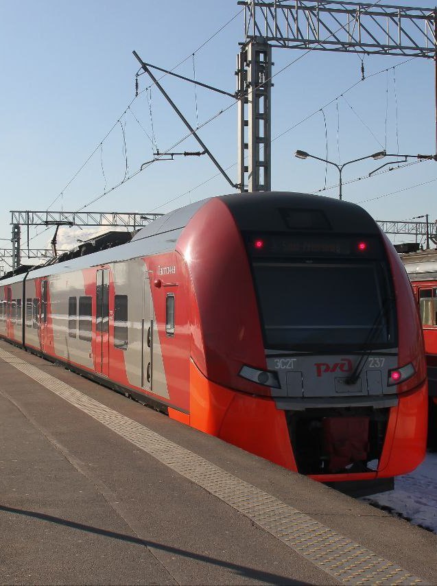 Летом «Ласточки» запустят из Петербурга в Новгород    В туристических поездах будут рассказывать о достопримечательностях региона. Первая поездка запланирована на 3 мая, дальше — 14 июня, 12 июля и 16 августа.