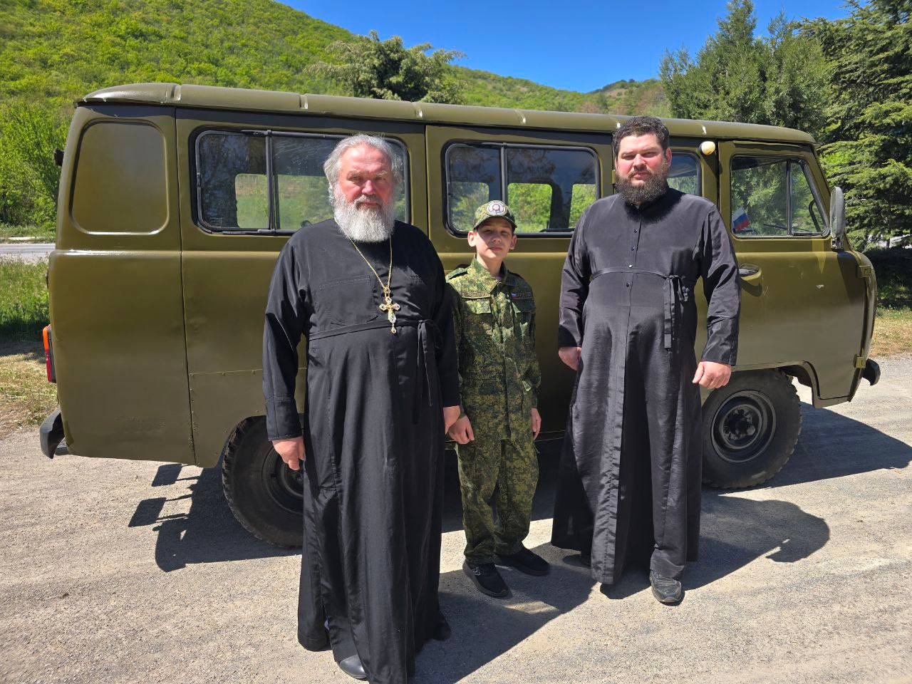 Храмы Ялтинского благочиния передали УАЗ «Буханку» бойцам в зону СВО Срок службы этих авто в условиях боевых действий очень мал, поэтому необходимость в них большая, — рассказала глава администрации Ялты Янина Павленко. : tg-канал Янины Павленко ВЕСТИ КРЫМ