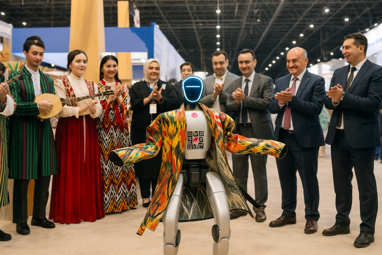 В Узбекистане начнут производить гуманоидных роботов Узбекистан и Южная Корея договорились о запуске производства гуманоидных роботов сообщила пресс служба ассоциации Узэлтехсаноат Соглашение подписано с ROBOTIS на узбекско корейском бизнес круглом столе Документ предусматривает выпуск роботов в стране создание технологической и производственной базы и подготовку кадров Подписаться на CHAPAN