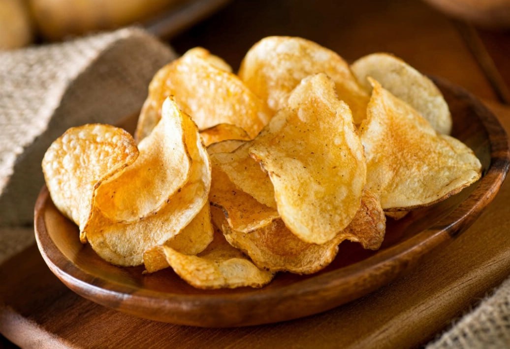 В Узбекистане могут ввеcти акцизный налог на картофельные чипсы С 1 апреля 2026 года в Узбекистане могут ввести акцизный налог на картофельные чипсы Согласно предложению Министерства экономики и финансов ставка составит 15 тысяч сумов за 1 кг готового продукта Налог планируется взимать с производителей картофельных чипсов и компаний которые импортируют их на территорию страны   repost uz importeri napryaglis Подписывайтесь на Repost Прислать новость