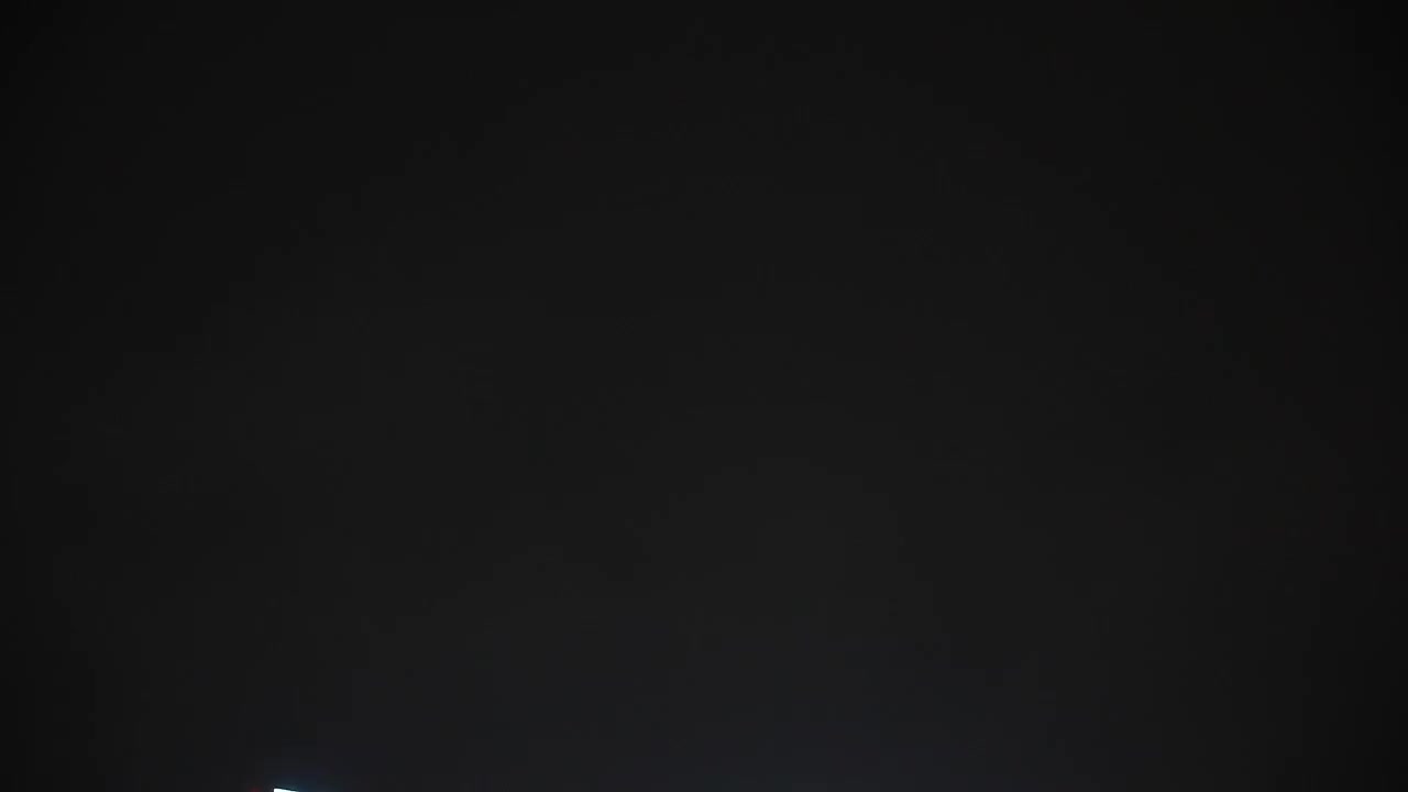 Новогодние украшения в Москве и Череповце создают праздничное настроение