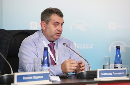 Замглавы департамента Минтранса Луговенко арестован за ограничение конкуренции МОСКВА, 15 мая. ИА Цивилизация. СУД. Мещанский суд Москвы 13 мая арестовал заместителя директора департамента государственной политики в области автомобильного и городского пассажирского транспорта Минтранса РФ Владимира Луговенко, сообщает ТАСС. В отношении Луговенко возбуждено уголовное дело по п. «а» ч. 2 ст. 178 УК РФ «Ограничение конкуренции с использованием служебного положения» . Минтранс заявил о готовности оказать полное содействие следственным органам. Фото: Артур Новосильцев/АГН «Москва» ИА «ЦИВИЛИЗАЦИЯ». Подписаться