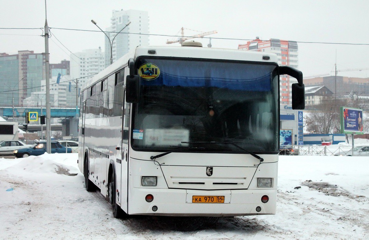 Внезапные роды в междугороднем автобусе под Новосибирском приняла стоматолог Помочь молодой девушке на рейсе Довольное Новосибирск смогла пассажирка врач местной ЦРБ Майя Денисенко Медик не растерялась попросила вызвать скорую собрала у пассажиров антибактериальные салфетки У водителя оказалась чистая наволочка в нее и завернули новорожденного и потом еще в куртку которую снял с себя один из пассажиров При чем все это происходило на ходу опытный водитель продолжал ехать чтобы сократить путь для скорой Вскоре она попалась им навстречу и увезла роженицу с младенцем в больницу Как пишет местная пресса сейчас они чувствуют себя хорошо Все произошло настолько быстро что я даже не посмотрела пол ребенка Мне было важно чтобы он появился задышал закричал рассказала врач назвав случившееся предновогодним чудом Наш новосибирский канал уточнил в честь кого решили назвать мальчика Подписаться на truekpru Читать нас в MAX