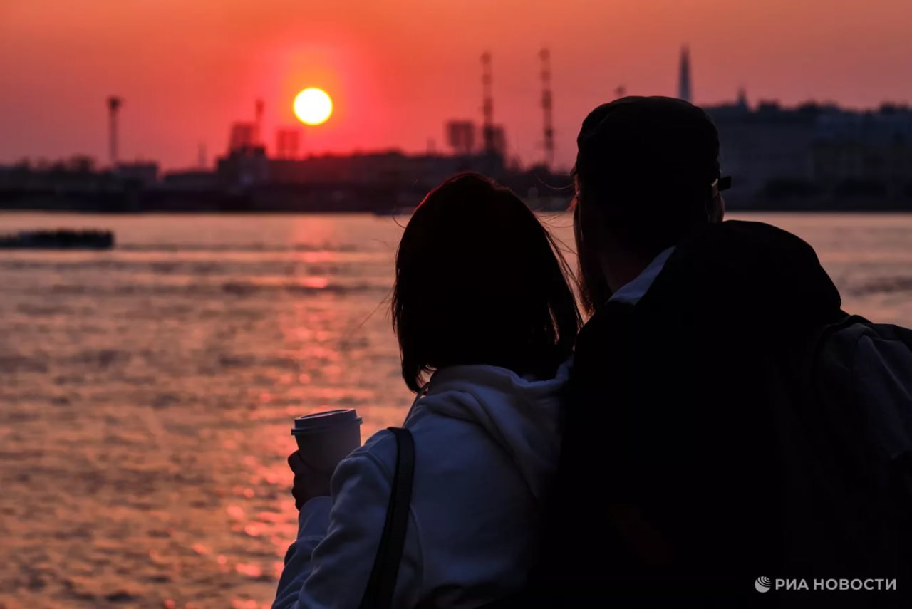 Санкт Петербург оказался самым популярным у россиян отечественным направлением для романтического путешествия вдвоем рассказали РИА Новости в Авито Путешествиях На втором месте по популярности в рейтинге оказался Крым а третье место разделили Сочи Черноморское побережье и Алтай Подписаться на РИА Новости экономика Все наши каналы