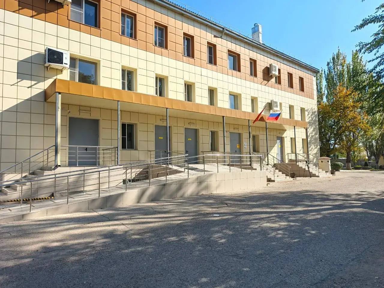 Астраханская область получила 26 млн рублей на борьбу с гепатитом С Инновационные препараты уже переданы пациентам В рамках национального проекта Продолжительная и активная жизнь в этом году стартовал новый региональный проект Борьба с гепатитом С и минимизация рисков распространения данного заболевания Его основная задача заключается в обеспечении пациентов с хронической формой вируса современными медикаментами назначенными врачами амбулаторно Как сообщает региональный минздрав закупка и распределение препаратов проводилась Областной клинической инфекционной больницей Средства выделены из госбюджета Астрахань 24 в МАХ