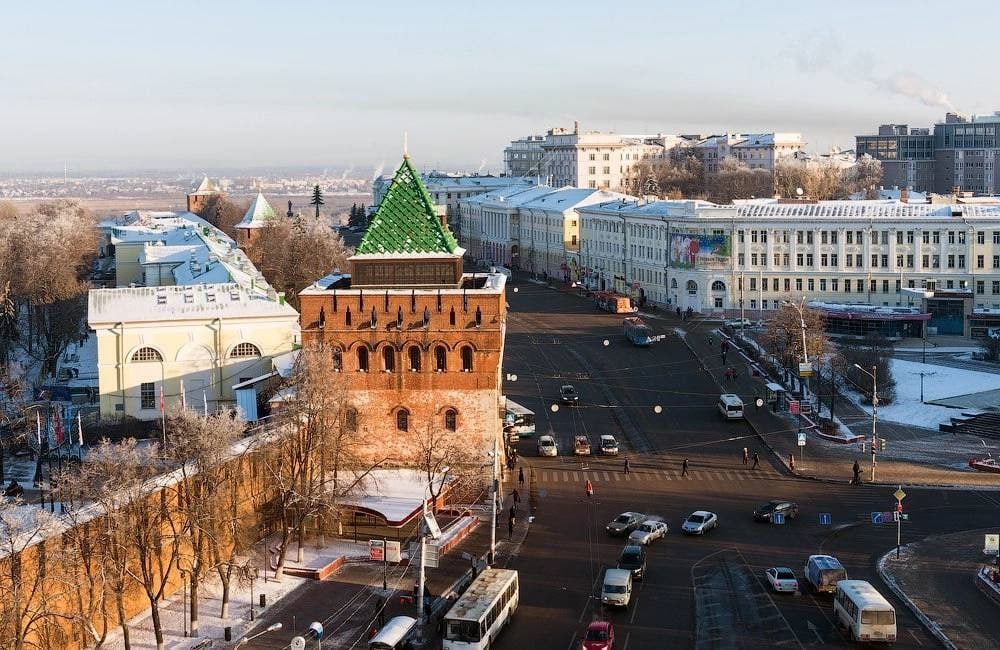 Нижегородский район хотят разделить на две части.  Планируется, что район будет поделен на исторический центр и спальные микрорайоны, расположенные сразу после станции метро «Сенная», возможно, с добавлением части Кстовского округа.  Завершить разделение района намерены к осени 2025 года, тогда и определят новые названия районов.  Поддерживаете инициативу?   /   Подписаться