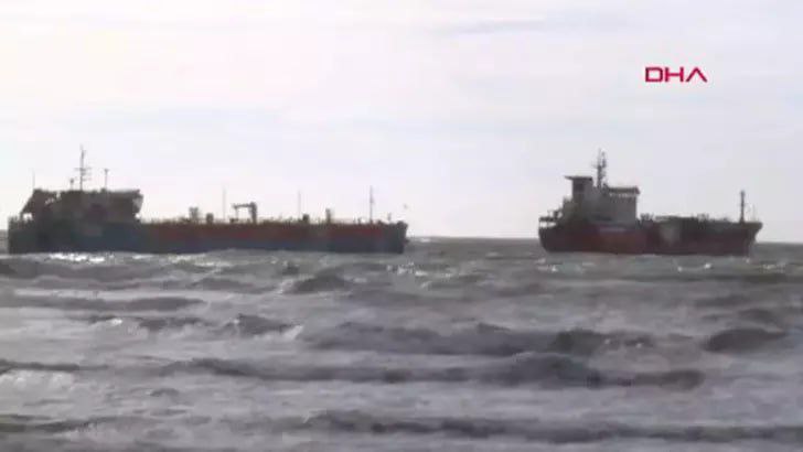 В Стамбуле с танкера плывущего под флагом Азербайджана подан сигнал бедствия 141 метровый танкер Кяльбаджар под флагом Азербайджана и 115 метровый танкер ALATEPE столкнулись друг с другом в районе якорной стоянки Кючюкчекмедже