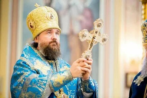 Миграция угрожает будущему России, считает Митрополит Воскресенский Григорий Митрополит Григорий назвал миграцию одним из главных вызовов для России, который, наряду с низкой рождаемостью, вредит будущему страны. Он добавил, что некоторые иностранные специалисты не уважают русские религиозные и культурные традиции и совершают много преступлений. «Будем надеяться, что законы будут приняты на общегосударственном уровне, чтобы наши граждане не страдали от тех, кого мы называем мигрантами», — отметил управделами Московской патриархии.