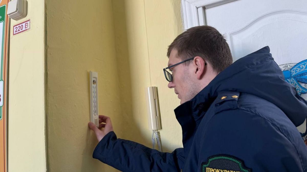 Прокуратура Ленинского района проводит проверку условий в Центре образования 13   newstula ru fn 1792499 html В тульской школе 13 проверяют сообщения о нарушении температурного режима Сейчас в помещениях 25 градусов   Прислать новость Подписаться   Мы в MAX