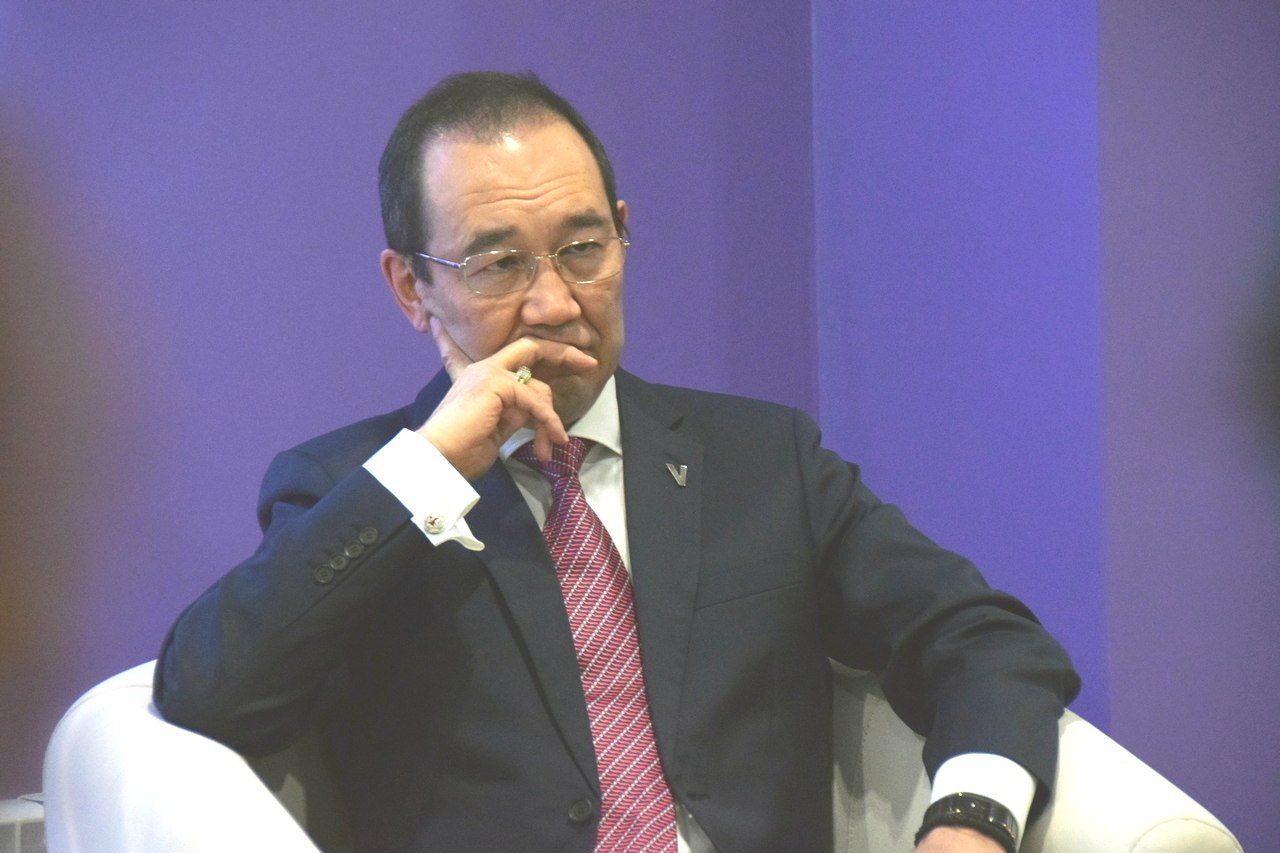 В Якутии ожидается сокращение еще двух тысяч бюджетников В Якутии в этом году было сокращено около 300 работников бюджетной отрасли из них трудоустроена треть В ближайшие годы оптимизация продолжится заявил сегодня на пресс конференции по итогам года глава республики Айсен Николаев Как пояснил Айсен Сергеевич из 300 уволенных бюджетников около 100 уже трудоустроены Общий план оптимизации на ближайшие несколько лет предполагает сокращение порядка 2000 человек и подавляющее большинство около 70 это административно управленческий персонал прокомментировал глава республики Подробнее   yakutia info article 214490