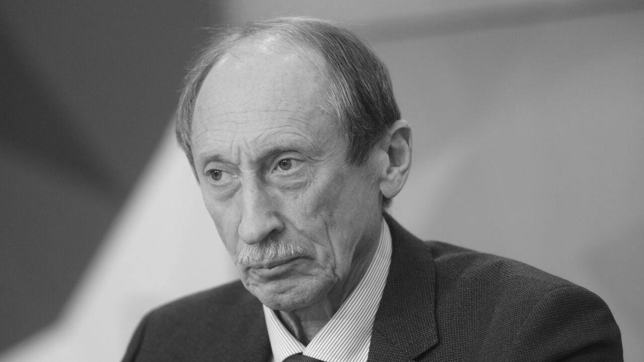 Умер бывший президент Всероссийской федерации легкой атлетики Валентин Балахничев Ему было 76 лет О смерти Балахничева сообщает ТАСС со ссылкой на главу Федерации легкой атлетики Москвы Олега Курбатова   Telegram MAX Читать эксклюзив