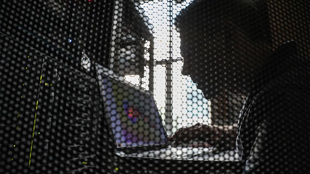 Почти 50 компаний телекоммуникационной отрасли имеют критические уязвимости в своих IT системах В госсекторе и ритейле такие уязвимости есть у трети организаций 31 в сфере здравоохранения практически у каждой четвертой компании у 23 а в финсекторе лишь у 22 Ведомости новости iphonesru