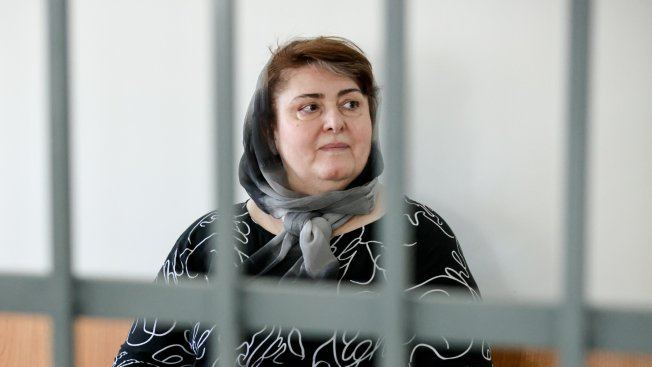 Обвинение попросило приговорить Зарему Мусаеву  включена Росфинмониторингом в перечень лиц, причастных к терроризму и экстремизму  к четыре годам и одному месяцу колонии-поселения по делу о дезорганизации деятельности исправительного учреждения. По версии следствия, в октябре прошлого года во время перевозки из больницы она поцарапала шею сотруднику ФСИН и сорвала погон.    : Елена Афонина / ТАСС