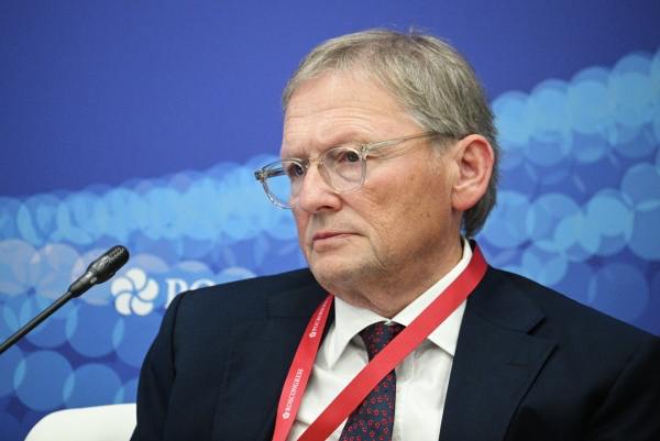 Борис Титов сообщил о готовности компаний США вернуться на рынок РФ Крупный и малый бизнес рассмотрит этот вопрос после урегулирования вопросов в политической сфере заявил спецпредставитель президента Конечно есть перспективы возвращения американских компаний Всё зависит от того как мы урегулируем все вопросы которые сегодня ещё остаются на повестке дня с точки зрения ситуации сложившейся в политической сфере подчеркнул Титов При этом он не уточнял о каких фирмах идёт речь передаёт ТАСС Подпишись на Говорит Москва