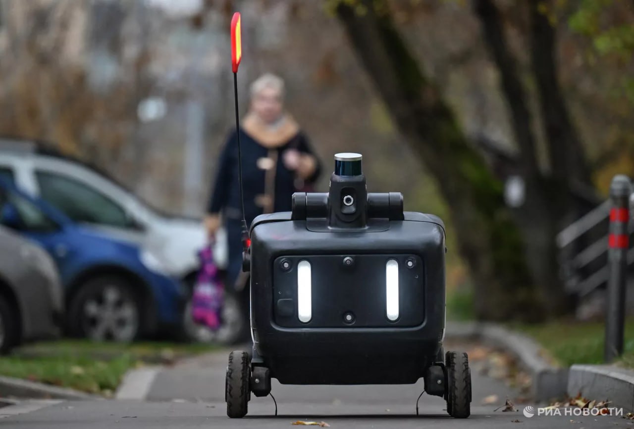 Первые ГОСТы на роботов доставщиков как ожидается появятся в России уже в текущем году рассказал в интервью РИА Новости глава Росстандарта Антон Шалаев Подписаться на РИА Новости экономика Все наши каналы