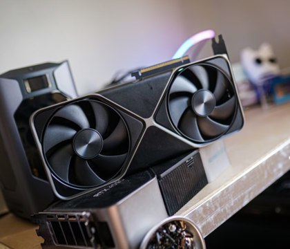 NVIDIA захватила 92 % рынка дискретных видеокарт — Jon Peddie Research Консалтинговая компания Jon Peddie Research опубликовала результаты исследования рынка GPU за первый квартал 2025 года. Согласно данным аналитиков, NVIDIA продолжает наращивать свою рыночную долю в сегменте видеокарт формата AIB Add-In Boards . Читать далее