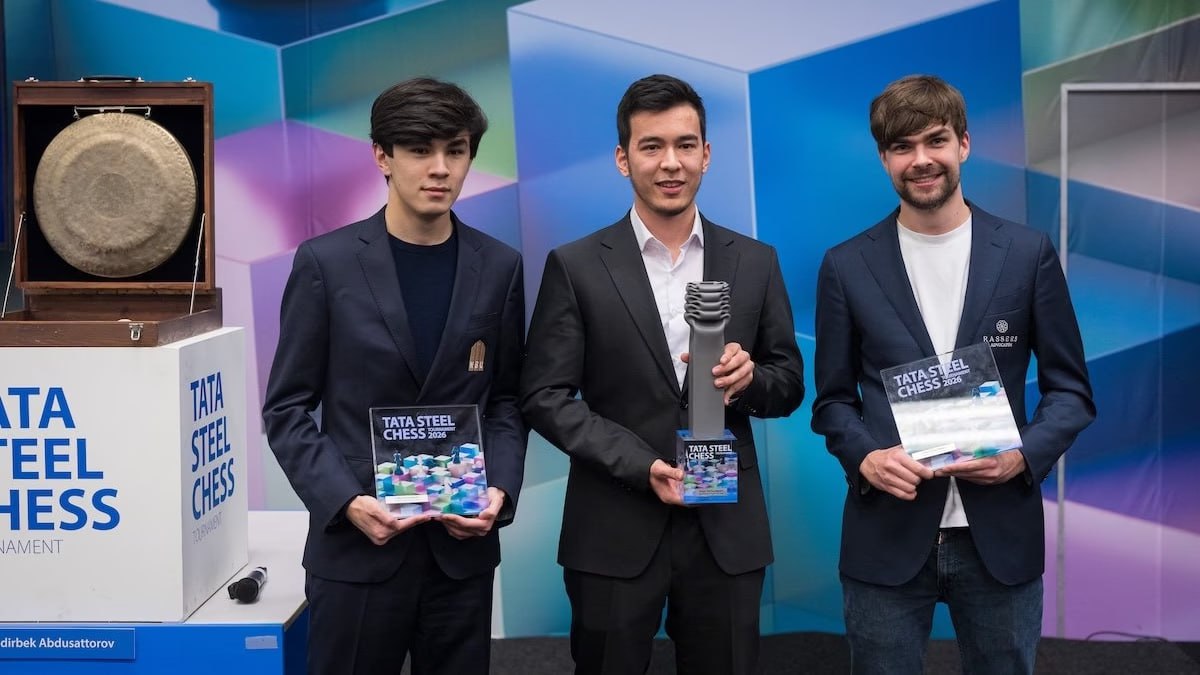 Нодирбек Абдусатторов стал победителем престижного турнира Tata Steel Chess 2026 Гроссмейстер из Узбекистана стал первым набрав 9 очков из 13 Второе место взял ещё один шахматист из Узбекистана Жавохир Синдаров uznews uz ru news 107006 uznews