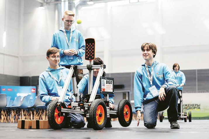 ОАО РЖД завоевало сразу несколько призовых мест премий Хрустальная пирамида и ESG Excellence Award за достижения в области управления персоналом и развития человеческого капитала О проектах победителях рассказывает Гудок   В номинации Лучший проект программа по вовлечению молодёжи в позитивные изменения премии ESG Excellence Award   Гран при у Всероссийского конкурса Инженеры транспорта   Специальный диплом за социальную значимость в номинации Корпоративное обучение года премии Хрустальная пирамида   завоевала комплексная программа Наши герои   Проект ИТ экосистема управления персоналом РЖД от цифры к человеку   завоевал второе место Хрустальной пирамиды в номинации Лучшая digital среда в HR   Хрустальной пирамидой за третье место в номинации Система управления талантами   отмечена реализация молодёжной политики ОАО РЖД   Студенческие отряды железнодорожного транспорта Для людей дела   получили второе место в номинации Лучшая практика по развитию молодых талантов премии ESG Excellence Award Подробнее о каждом проекте   на страницах Гудка