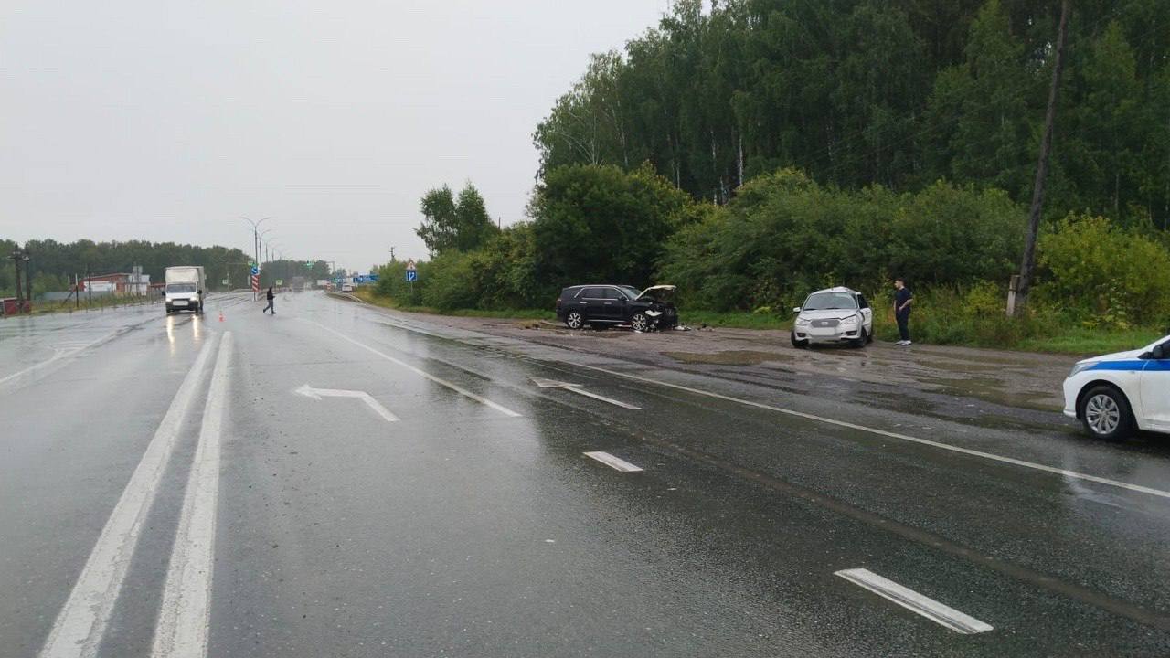 Смертельная авария на трассе Болотное — Кемерово  В Новосибирской области на трассе Болотное — Кемерово произошла авария с участием двух автомобилей.  Водитель Datsun on-DO при повороте налево не уступил дорогу другому автомобилю, Hyundai Palisade, из-за чего произошло столкновение. В результате аварии водитель Datsun получил травмы и был доставлен в больницу, где позже скончался.  Сейчас устанавливаются все обстоятельства происшествия.  Любить   Новосибирск