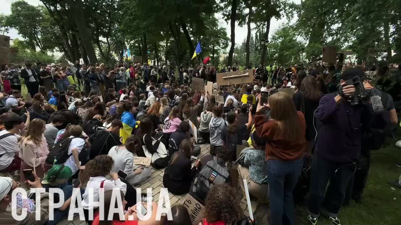Верховная Рада восстанавливает независимость НАБУ и САП