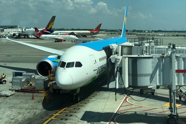 Uzbekistan Airways возобновила рейсы в Тюмень после пятилетнего перерыва Авиакомпания Uzbekistan Airways возобновила рейсы в тюменский аэропорт Рощино после пятилетнего перерыва   English O zbek tilida Ўзбек тилида На русском iOS Android