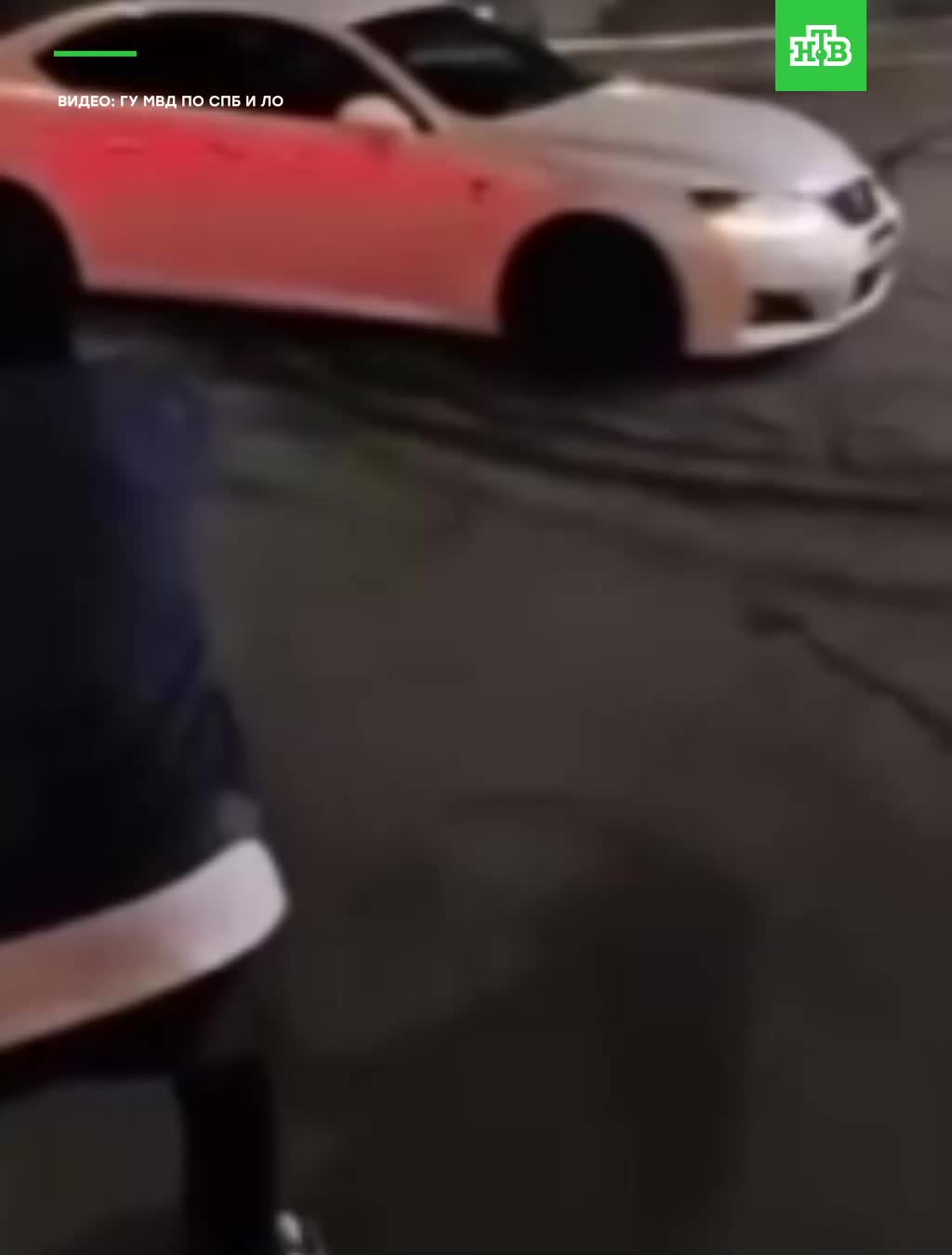 Блогера задержали за опасные трюки с автомобилем в центре Санкт-Петербурга