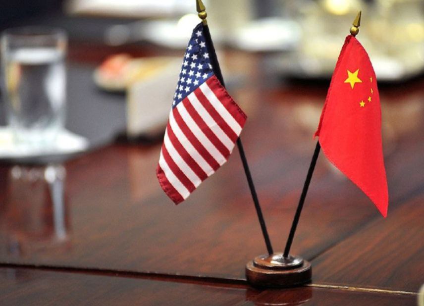  Стало известно, кто от Китая будет на торговых переговорах с США в Лондоне Вице-премьер КНР Хэ Лифэн посетит Великобританию 8-13 июня, в ходе визита он проведет переговоры о торговле с американскими представителями, сообщил МИД. Хэ Лифэн участвовал в первом раунде переговоров в Швейцарии 10-11 мая. В состав американской делегации войдут министр финансов Скотт Бессент, министр торговли Говард Латник и торговый представитель Джеймисон Грир. #экспорт #импорт #tradewithoutborders #торговлябезграниц #США #Канада #Мексика #Китай #пошлины #санкции #торговыевойны ____ Торговля без границ Экспорт Вашей продукции Решение любых вопросов ВЭД