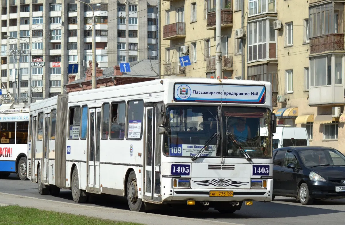 Где в Омске ждать автобусы гармошки Опубликован список маршрутов В следующем году для Омска рассчитывают купить 25 новых автобусов 24 из них будут особо большого класса да да те самые гармошки исчезнувшие с городских улиц в 2018 м Уже известны и маршруты по которым пустят гармошки Автобусы способные вместить 150 человек будут курсировать по маршрутам 24 поселок Солнечный ж д вокзал и 110 Бархатовой ж д вокзал Теперь дело осталось за малым нужно чтобы поддержали заявку нашего города и выделили субсидию на обновление подвижного состава Ждете возвращения гармошек Фото паблик Омск Автобусы ВК Мы в MAКС