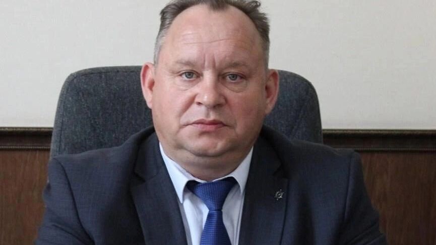 Медики бегут из Оренбуржья Анатолий Володин возглавил медколледж в Екатеринбурге Ранее он возглавлял Оренбургский областной медколледж На новом месте Володин сменил Ирину Левину которая руководила учреждением более четверти века Известно что Ирина Левина не покидает колледж ей предложена новая должность директора по стратегическому развитию orengorodovoy теперь и в МАХ