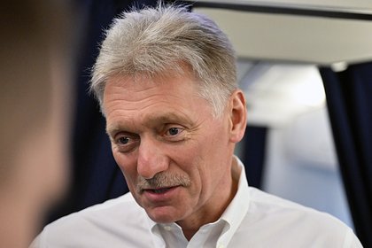 В Кремле раскрыли планы по приглашению на 9 Мая живущих в России бывших глав государств Кремль не планировал звать на юбилейные мероприятия по случаю 9 Мая бывших глав государств, живущих в России. Об этом заявил пресс-секретарь президента РФ Дмитрий Песков, передает РИА Новости. «Нет, таких планов не было», — ответил представитель Кремля на вопрос журналистов о том, планирует ли Кремль приглашать на парад Победы бывших иностранных лидеров Башара Асада и Виктора Януковича. Ранее стало известно, что парад Победы в Москве посетят лидеры Азербайджана, Армении, Белоруссии, Казахстана, Киргизии, Таджикистана, Узбекистана, Туркменистана. Также ожидают присутствие глав частично признанных государств: Абхазии и Южной Осетии. Всего в юбилейных мероприятиях примут участие 29 иностранных лидеров. В частности, на мероприятия прибудут главы Сербии, Словакии, Китая, Боснии и Герцеговины, Бразилии, Кубы, Буркина-Фасо, Палестины, Венесуэлы, Вьетнама и Монголии.