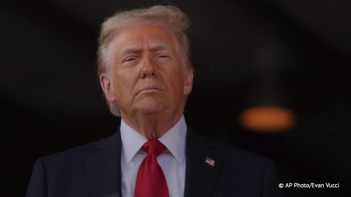 Трамп заявил, что никаких отсрочек по введению 1 августа пошлин США в отношении 14 стран не будет.  #Россия #Z #Зеленский #украина #победаzaнами #BarguZin24  БаргуZин     Vk   YouTube   TikTok   X