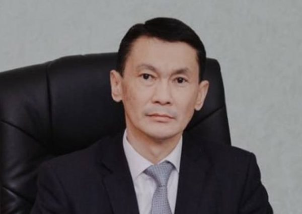 Экс-глава Окинского района Матвей Мадасов перешёл на работу в Гостехнадзор. Он назначен заместителем руководителя ведомства. Окинским районом Мадасов руководил почти девять лет