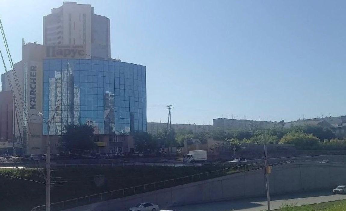 В Новосибирске ввели режим повышенной готовности на новом участке улицы Ипподромской, где ранее обрушилась подпорная стенка. Подробнее – на Бабре #новосибирск