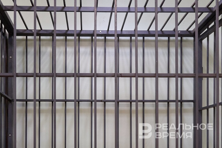 Последователи Галявиева и наркотики почему дети Татарстана становятся преступниками С начала 2025 года подростки совершили 482 преступления 35 из них кражи В Татарстане в 2025 году наблюдается рост подростковой преступности связанной с наркотиками и влиянием деструктивных сообществ таких как Колумбайн Опрошенные дети в основном 2010 года рождения как мальчики так и девочки рассказали что впервые узнали об идеологии из СМИ Некоторые после трагедии совершенной Галявиевым Другие после массового убийства устроенного Росляковым в Керченском политехническом колледже Получив информацию они заинтересовались нашли группы подписались на них и начали публиковать свои материалы Один подросток даже выразил одобрение действиям преступников заявив что они ему понравились рассказала замначальника отдела организации деятельности подразделений по делам несовершеннолетних УОД УУПиПДН МВД по Татарстану Евгения Боброва На вечные вопросы Александра Герцена и Николая Чернышевского Кто виноват и Что делать отвечали в МВД Подробнее в материале Реального времени Движение признано террористическим и запрещено на территории России Подпишитесь на Реальное время