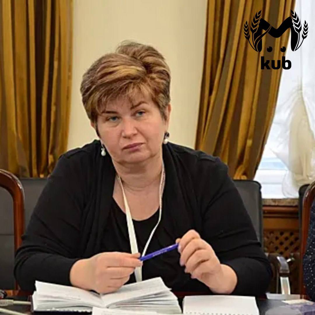 Задержана активистка Татьяна Поливанова. Её подозревают в помощи жителям за взятку получить земли Сочинского национального парка. По информации источника, руководитель Российского объединения домохозяйств и землепользователей могла участвовать в посредничестве передачи денег чиновникам. Взамен Поливанова обещала похлопотать за получение участка под ИЖС в Лазаревском районе. Одна из желающих завладеть землёй заявила, что перевела активистке 60 тысяч рублей — 10 на счёт сына и ещё 50 на карту её знакомого. СК предполагает, это суммы для должностных лиц. Сейчас Поливанова на допросе, решается вопрос о мере пресечения. Ей грозит до семи лет и штраф.
