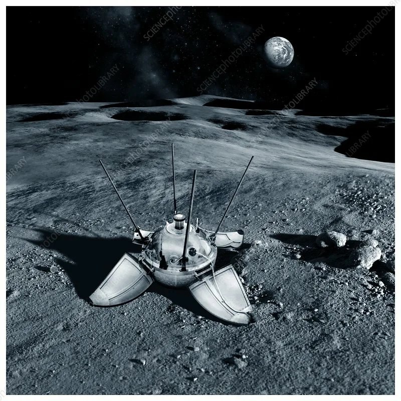 31 января 1966 года в 14 41 по московскому времени с космодрома Байконур стартовала ракета носитель Молния М с автоматической станцией Луна 9 началось историческое путешествие к поверхности Луны До этого момента СССР совершил одиннадцать неудачных попыток мягкой посадки по программе Е 6 аппараты Луна 5 Луна 7 и Луна 8 достигли поверхности но разбились 3 февраля 1966 года Луна 9 впервые в истории человечества совершила мягкую посадку на поверхность другого небесного тела За 75 часов активной работы станция передала на Землю первые телепанорамы лунной поверхности которые публиковались в газетах всего мира Сферический контейнер диаметром 58 см и массой 100 кг развернул четыре лепестковые антенны и развеял миф о том что Луна покрыта многометровым слоем пыли в которой любой аппарат неминуемо утонет Советский Союз получил титул первой лунной державы