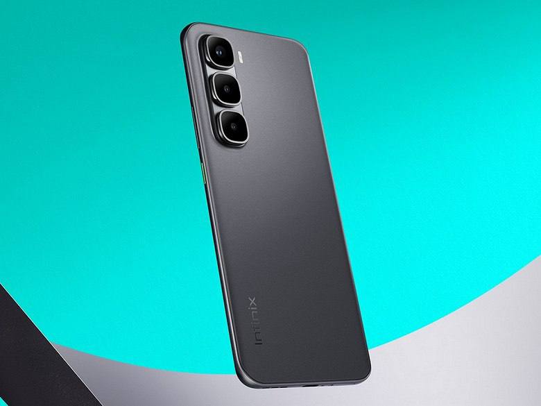 Infinix Hot 60 Pro попал в Книгу рекордов Гиннесса как самый тонкий в мире аппарат с изогнутым 3D экраном Толщина корпуса 5 95 мм в самой узкой части и 6 09 мм в самой толстой что подтверждено лазерными измерениями в аккредитованной лаборатории при этом вес устройства не превышает 155 г Аппарат оснащён 6 78 дюймовым AMOLED дисплеем с разрешением 1224p и частотой обновления 144 Гц работает на базе процессора MediaTek Helio G200 получил 50 мегапиксельную камеру встроенный в экран сканер отпечатков пальцев и защиту по стандарту IP65 Емкость аккумулятора 5160 мАч с поддержкой быстрой зарядки мощностью 45 Вт и обратной на 10 Вт а глобальная цена установлена на уровне 200 долларов Для сравнения Galaxy S25 Edge имеет толщину всего 5 8 мм однако он тяжелее и комплектуется менее ёмкой батареей на 3900 мАч
