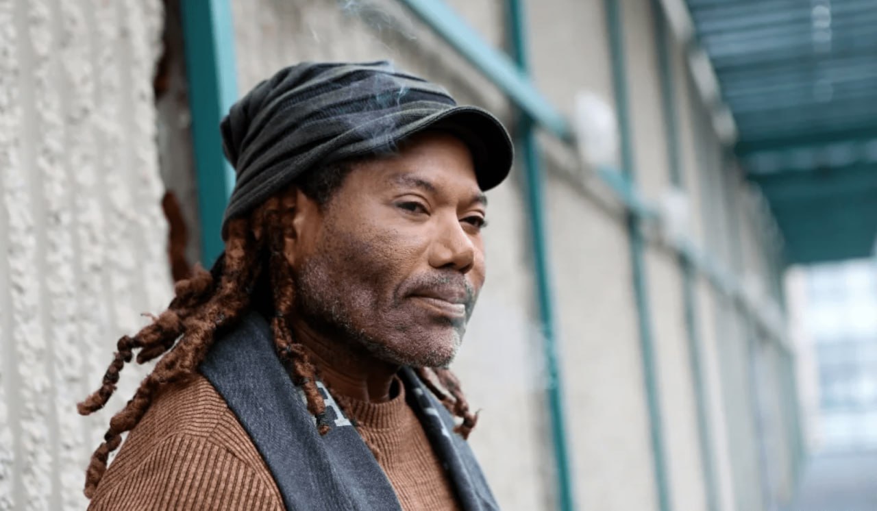 Исполнитель роль Кратоса Кристофер Джадж намекнул что фанаты увидят следующую игру Santa Monica в конце лета Ранее Джейсон Шрайер говорил что это проект Кори Барлога по существующей франшизе PlayStation который выглядит как новая IP   dtf ru games 4794594