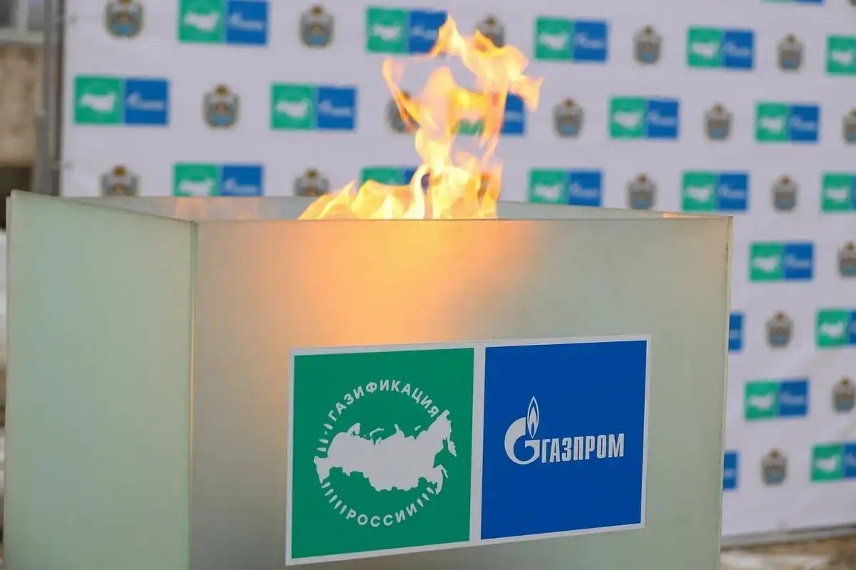 В Парфинском округе спроектировали газопровод для двух деревень «Газпром газораспределение Великий Новгород» завершил проектирование межпоселкового газопровода для газификации деревень Рудново и Сергеево Парфинского округа. Работы выполняются в рамках Программы развития газоснабжения и газификации Новгородской области на 2021-2025 годы. Сети длиной 3,3 км обеспечат техническую возможность подключения к газу котельной и 168 домовладений и квартир. Начало строительно-монтажных работ запланировано на 2025 год.