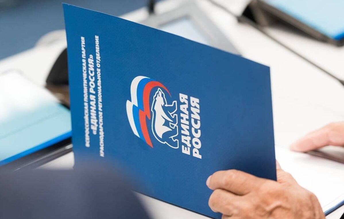 На ЕДГ-2025 партия «Единая Россия» выдвинула 45 тысяч кандидатов на выборах всех уровней. Особое внимание – участникам специальной военной операции, всего в рамках ЕДГ выдвинут 951 участник СВО. Также от партии выдвинуты: на выборы губернаторов – 19 человек; на выборы депутатов заксобраний – почти 1,1 тысячи человек; на выборы депутатов гордум – 1,3 тысячи человек. Большинство кандидатов от Единой России представлены на муниципальных выборах. #ЕдиннаяРоссия #ЕР