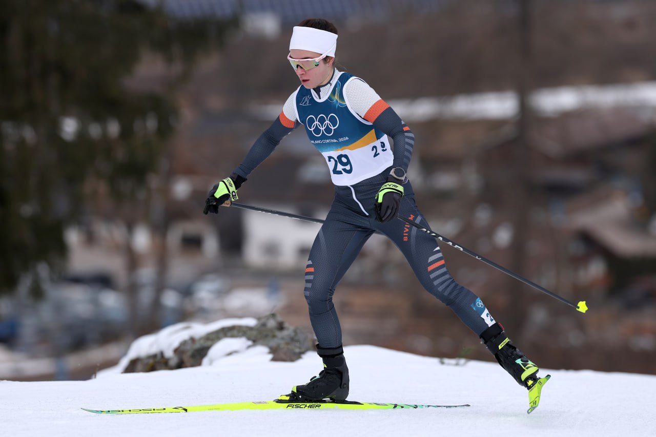 Российская лыжница Дарья Непряева заняла 11 е место в марафоне классическим стилем на 50 км на Олимпиаде в Милане и Кортина д Ампеццо Победила шведка Эбба Андерссон с результатом 2 часа 16 минут 28 2 секунды Второе место заняла норвежка Хейди Венг отставание 2 минуты 15 3 секунды бронза досталась швейцарке Наде Келин 6 41 5 Россиянка уступила победительнице 8 минут 55 2 секунды Getty Images Подписаться на РБК Спорт