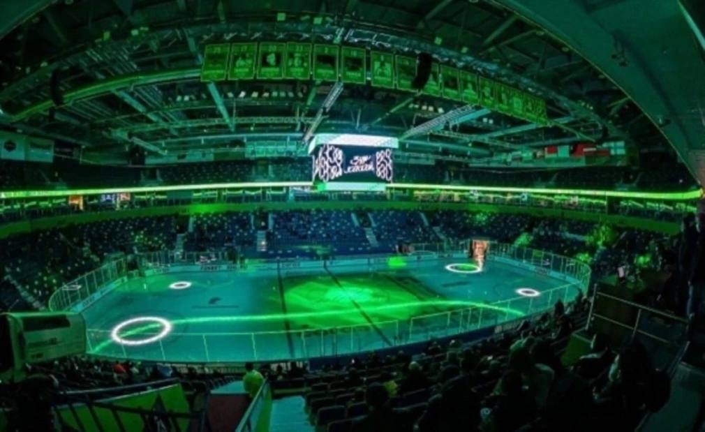 «Дочка» фонда Муртазы Рахимова пошла на мировую с ХК «Салават Юлаев»  Арбитражный суд Башкирии утвердил мировое соглашение между «дочкой» благотворительного фонда «Урал», компанией «Иремель-Инвест» и хоккейным клубом «Салават Юлаев» по делу о взыскании 163,7 млн руб. Задолженность клуба перед истцом возникла по договору займа, обстоятельства возникновения долга стороны не комментировали.  Компания «Иремель-Инвест» требовала с клуба 150 млн руб. долга по договору займа и 13,7 млн руб. процентов по нему, а также проценты по ставке 26% годовых со дня вынесения судебного решения до фактического исполнения.  В мировом соглашении стороны прописали, что ХК «Салават Юлаев» обязуется погасить долг и проценты до 28 июля. При этом ответчик был освобожден от уплаты пени, предусмотренной договором.    РБК-УФА