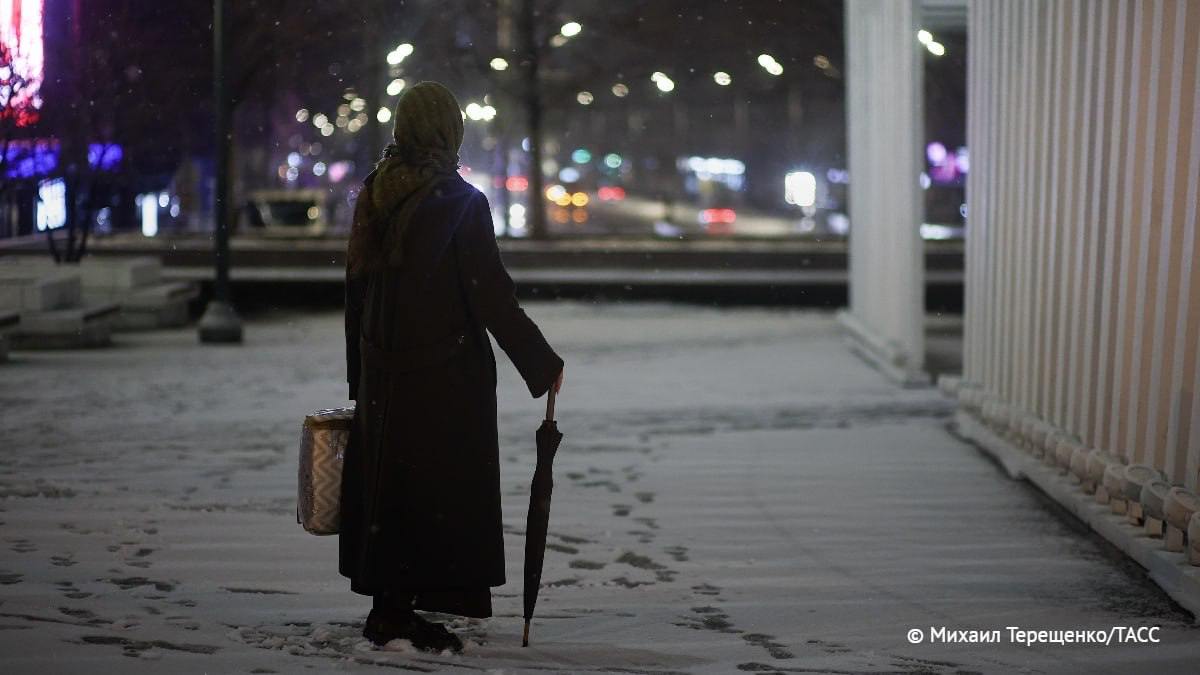 Прошедшая в Москве ночь стала самой холодной с начала весны. Столбики термометров опустились до отметки -7,3 градуса, сообщил ведущий специалист центра погоды "Фобос" Михаил Леус.     / Москва