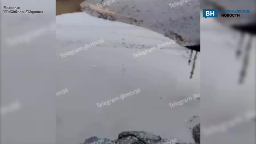 В Воронеже сильный ливень вызвал затопление новостройки и провал асфальта