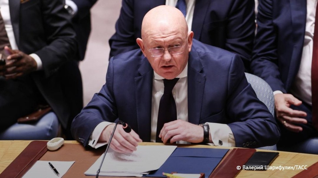 СБ ООН убедился в том, кто действительно хочет мира, а кто продолжает играть в геополитические игры. Об этом заявил Небензя, выступая в Совбезе после вето США на резолюцию о прекращении огня в Газе.