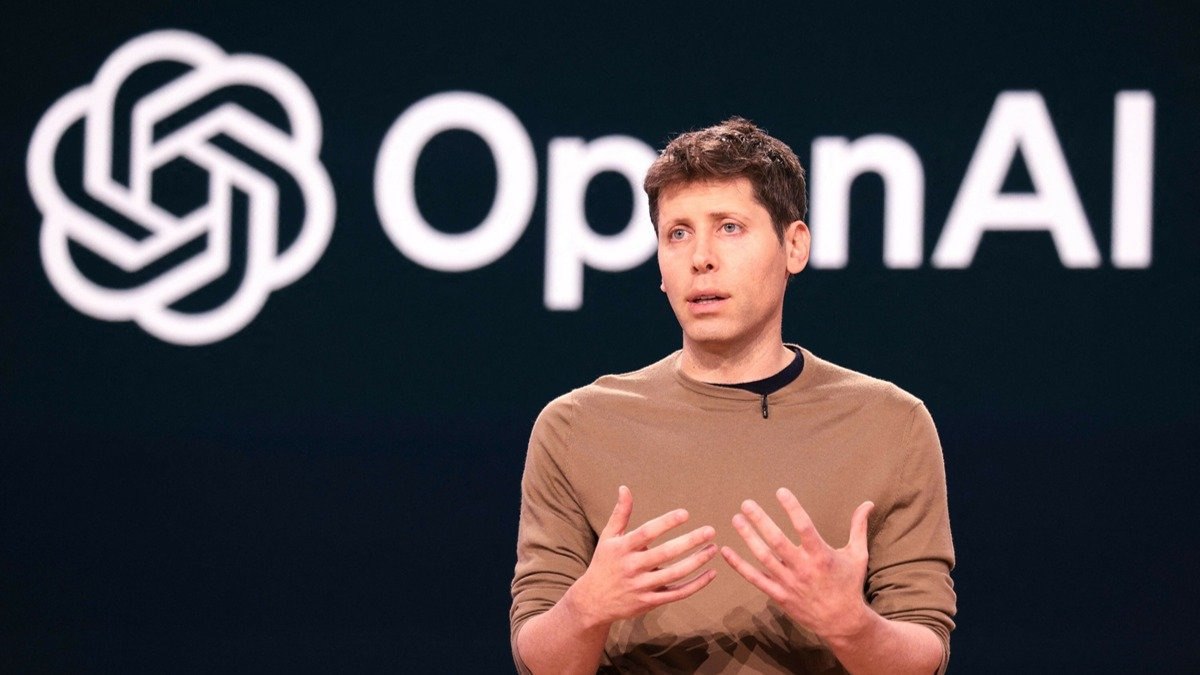 Глава OpenAI: ИИ – пузырь Сэм Альтман в интервью The Verge сказал: «Находимся ли мы в той фазе, когда инвесторы в целом чрезмерно воодушевлены ИИ? Моё мнение — да». Он сравнил реакцию рынка на ИИ с пузырём доткомов в 90-х, когда стоимость интернет-стартапов резко выросла, прежде чем рухнуть в 2000 году. Альтман считает «безумием» то, что некоторые стартапы в области ИИ, состоящие из «трёх человек и одной идеи», получают заоблачное финансирование. «Это нерациональное поведение. Кто-то там прогорит, я думаю». Мой Компьютер