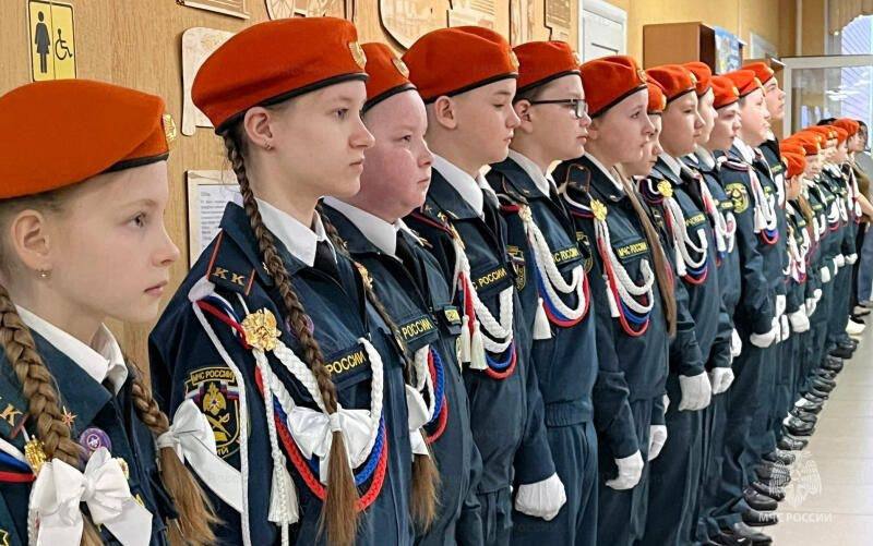 Торжественное событие накануне Дня кадета Сегодня в преддверии Дня российского кадета в Омутинской школе 2 состоялась торжественная линейка с участием кадетских классов МЧС России Подробности по ссылке Подписывайся на Главное управление МЧС России по Тюменской области в ОК ВК Подписывайся на МЧС России в MAX ВК